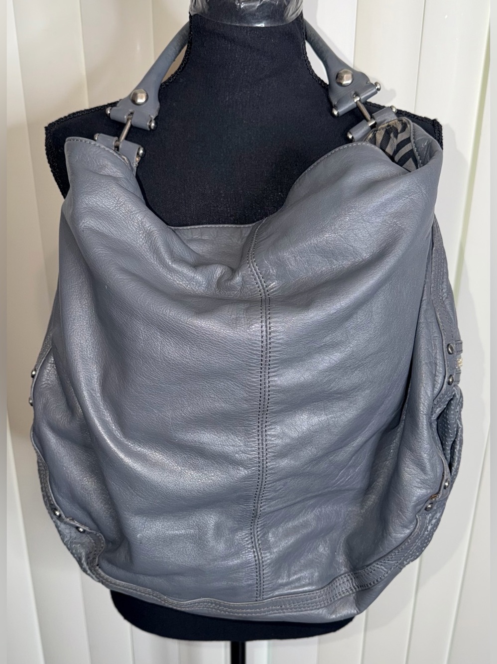 7 For All Mankind Women’s Gray Hobo Bag Magnetic Closure Side Zip Pockets Large